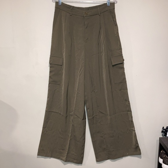 Pants - Wide Leg Cargo Pants Size 14 NWOT